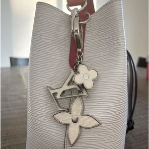Louis Vuitton M65085 Fleur D’EPI Silver and Ivory Bag Charm/Keychain